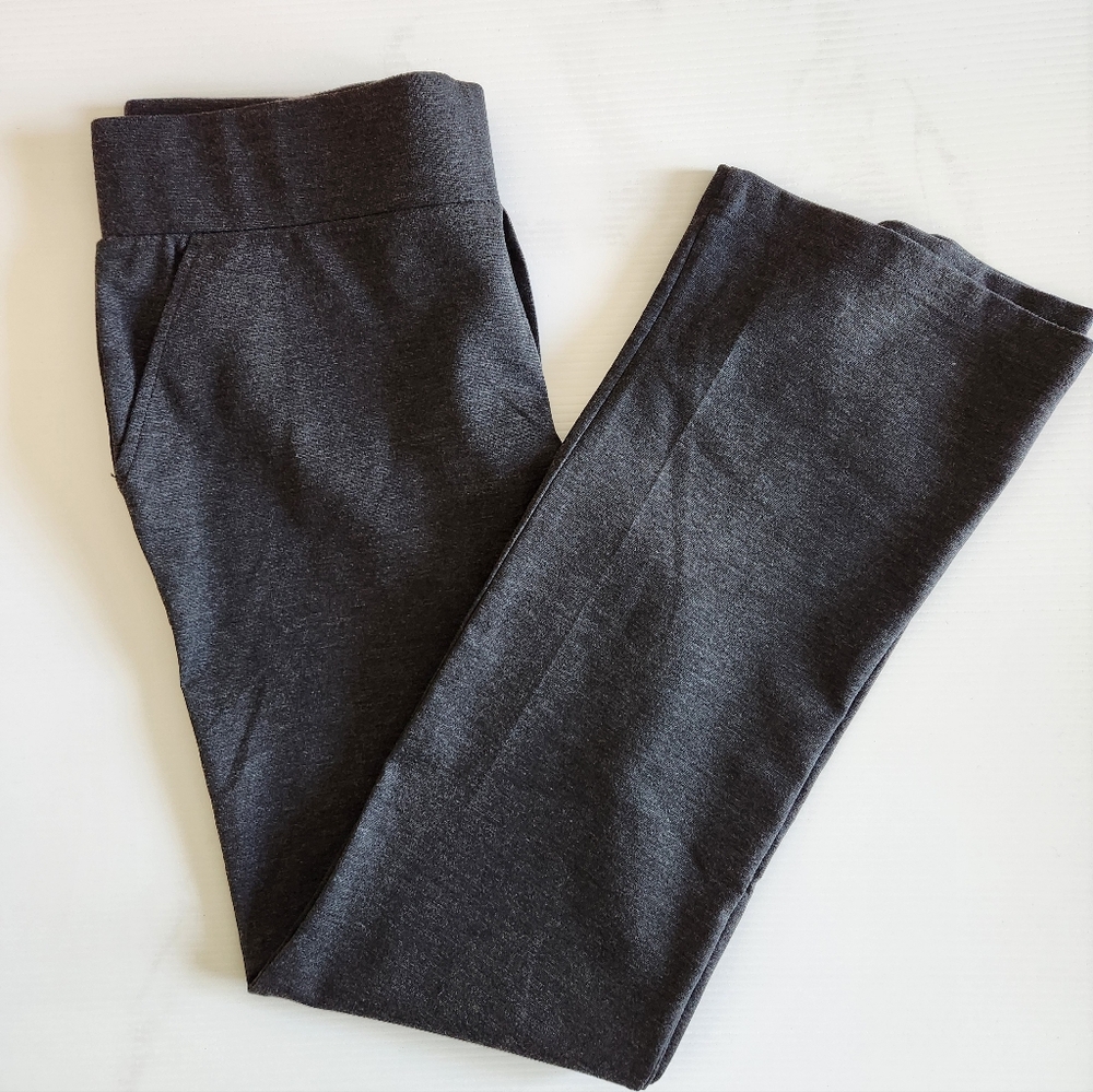 Daisy Fuentes Women's Dark Charcoal Stretch Pants
